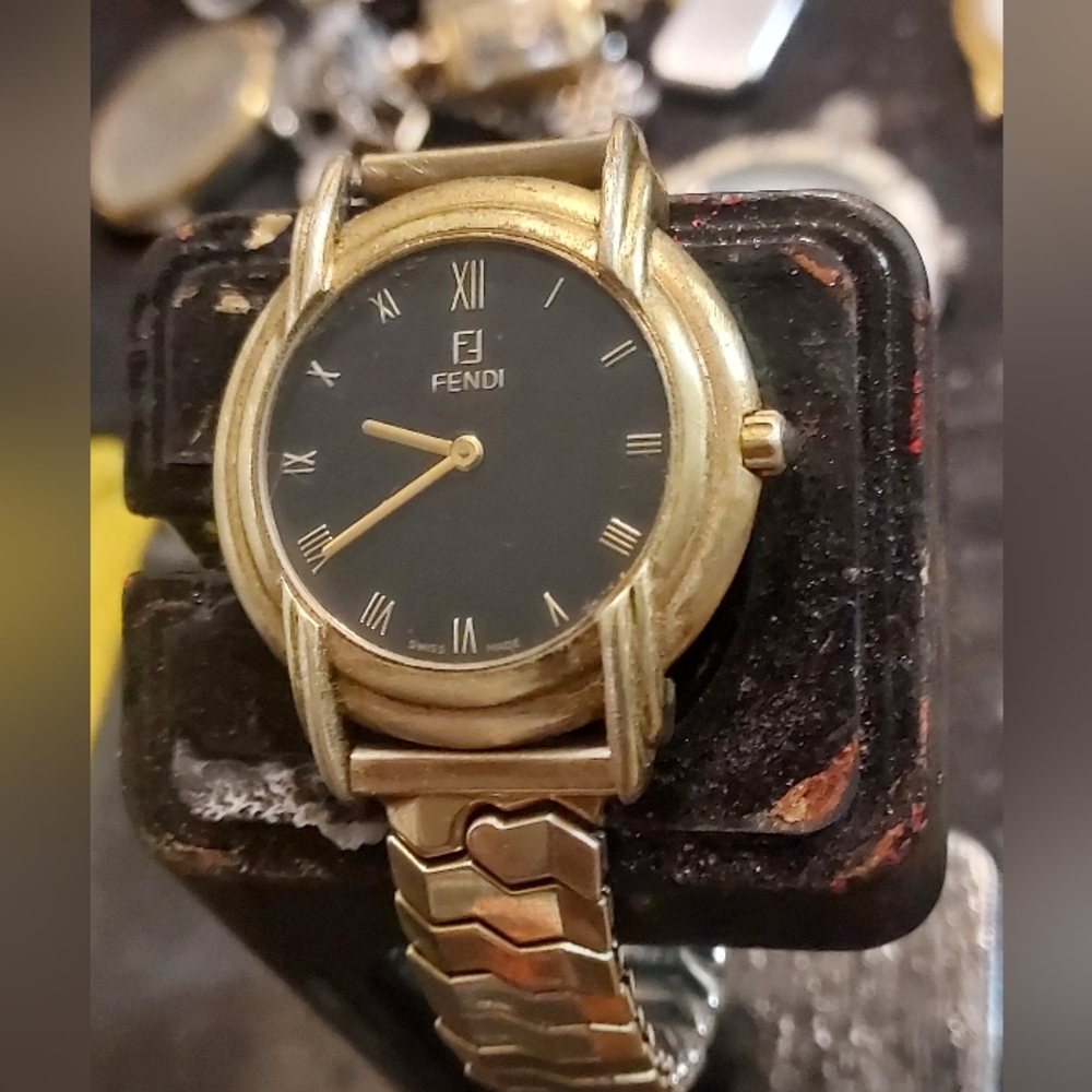 VINTAGE Y2K Fendi Women's Watch